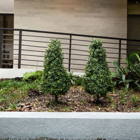 3ft. UV Resistant Boxwood Plant Set with Integrated Ground Stake